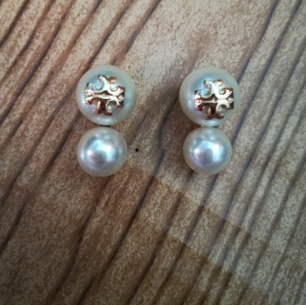 Tory Burch White Evie Pearl Earrings
